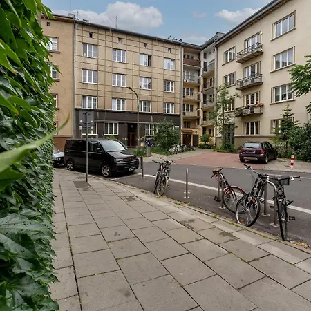 Old Town Standard By Bookinghost *