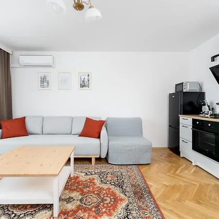 Old Town Standard By Bookinghost * Cracovia