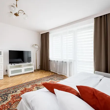 Old Town Standard By Bookinghost * קרקוב