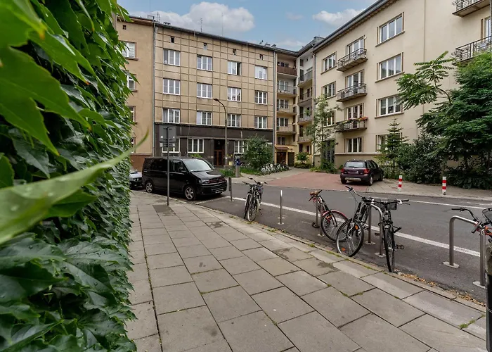 Old Town Standard By Bookinghost *