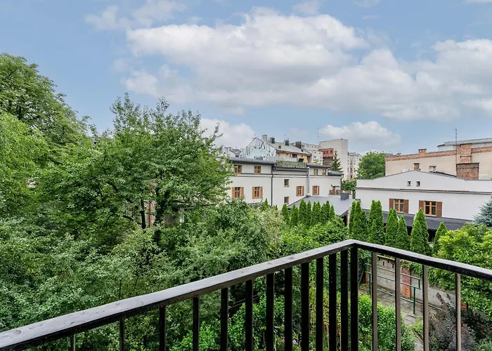 Old Town Standard By Bookinghost Kraków
