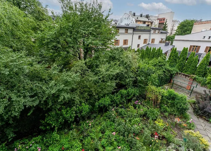Old Town Standard By Bookinghost Kraków