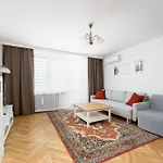 Old Town Standard By Bookinghost Appartement