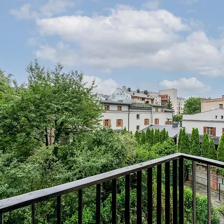 Old Town Standard By Bookinghost クラクフ