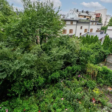 Old Town Standard By Bookinghost クラクフ